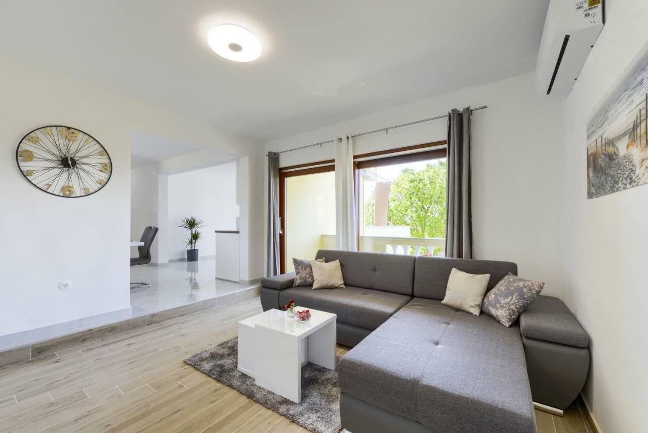 Luxury Issa Apartament *