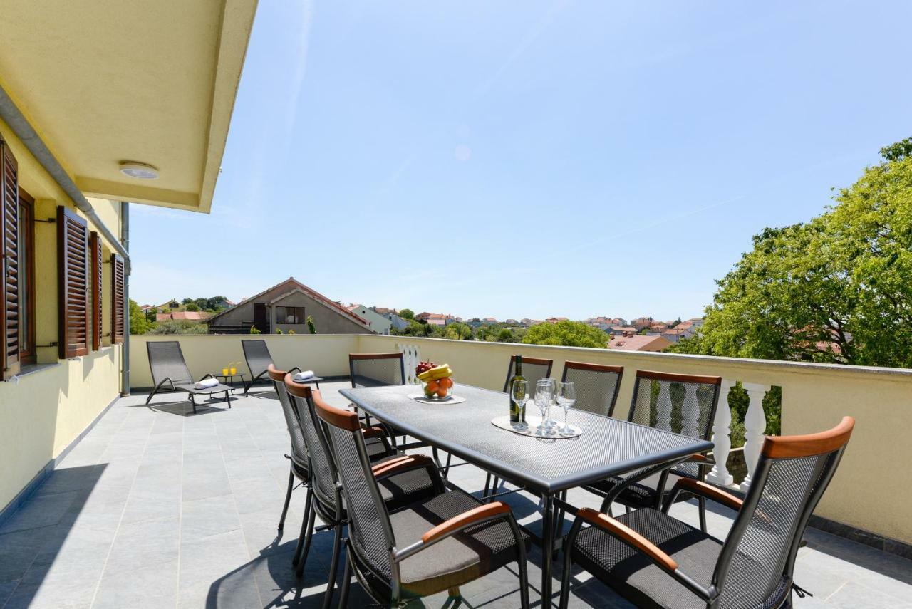 Luxury Issa Apartament *